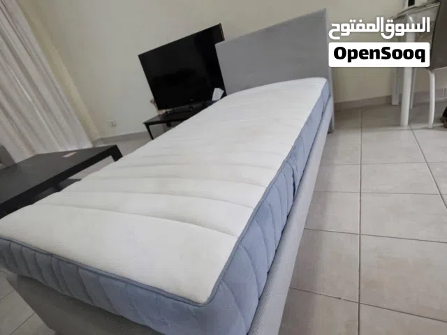 سرير مفرد مع مرتبه بحاله ممتازه جدا