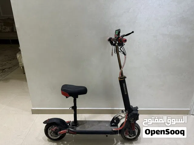 سكوتر سلام عليكم عندي سكوتر للبيع ب 850 قابل للتفاوض