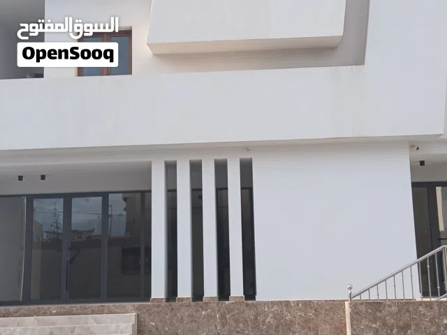 مبني اداري بموقع ممتاز للأيجار بمنطقة شارع الظل