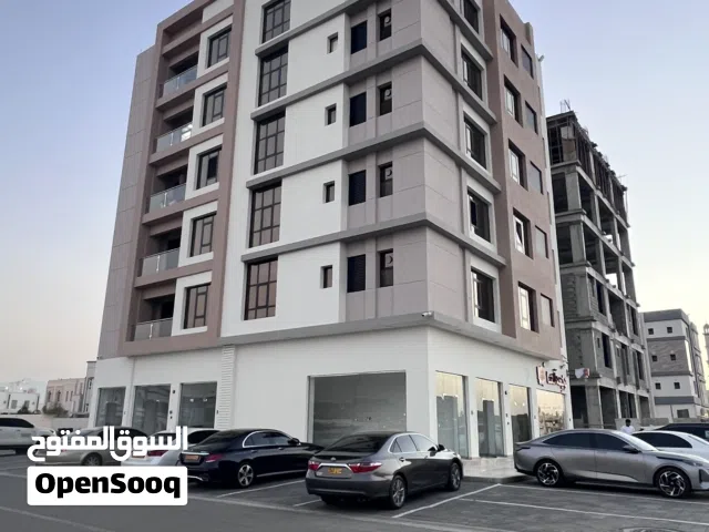شقة جديدة في الخوض السادسة للإيجار
