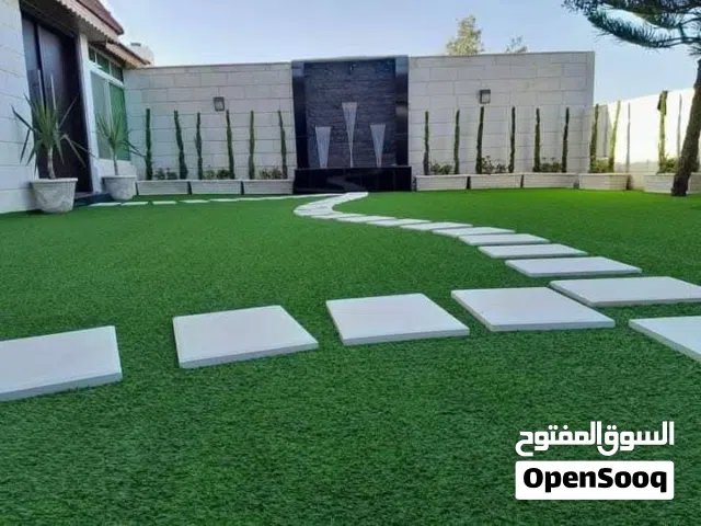 يوجد لدينا نجيل طبيعي