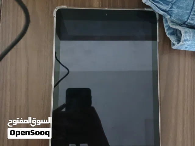 Apple iPad Air 64 GB in Tripoli