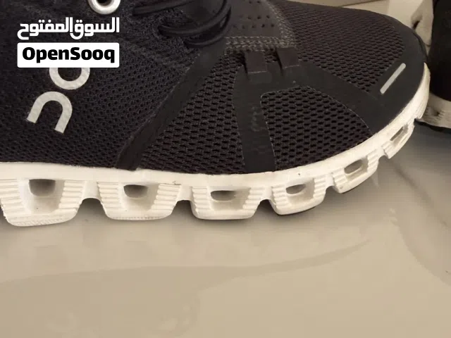شوز on cloud مقاس 36.5 استعمال خفيف