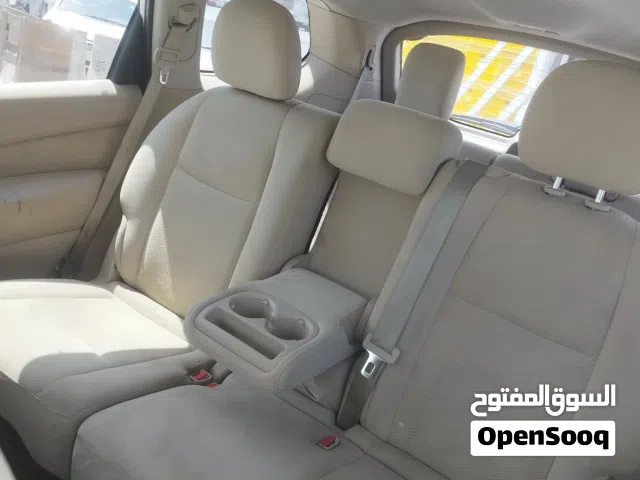nissan pathfinder 2016