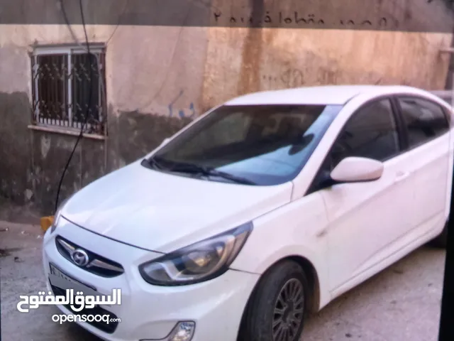 مركبه من نوع هونداي اكسند 2014