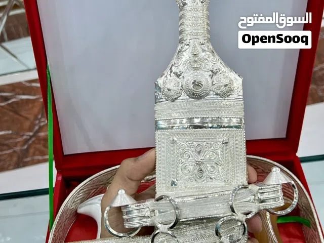 عرض العيد خنجر سعيدي مع 3 راس و حزام فضه فقط ب 300ریال الكميه محدوده متبقي 6 فقط و توصيل جميع مناطق