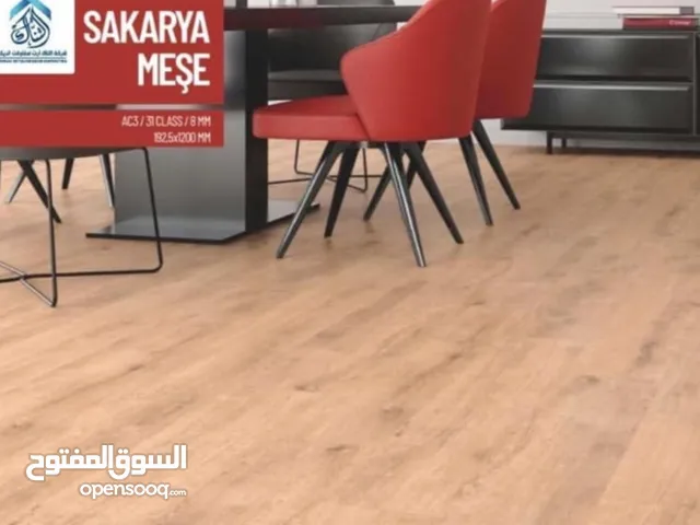 فني تركيب باركيه فني بلاط فني تركيب نعلات فوم