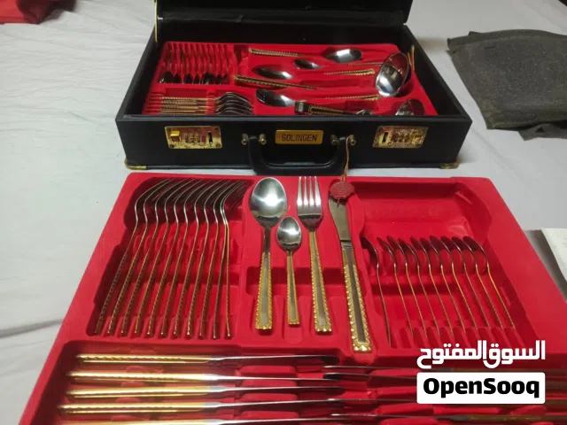 طقم للبيع بسعر مغري