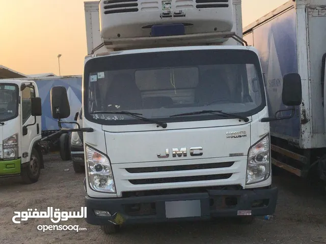 سيارة ديانا+ ثلاجه تبريد بحالة جيدة للبيع