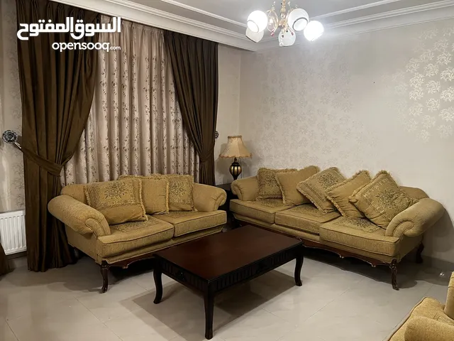 غرفة سفرة كاملة مستعمل نظيف خشب زان مع برادي عدد 2 وطاولة سفرة 7 كراسي