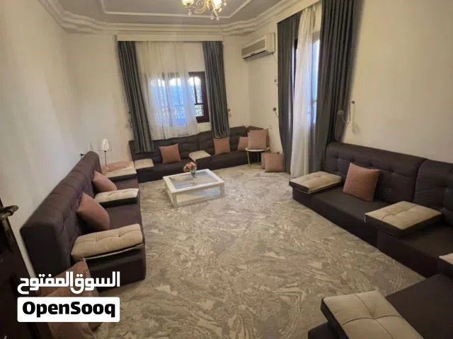 جلسة للبيع كاملة بالستائر والسجاد