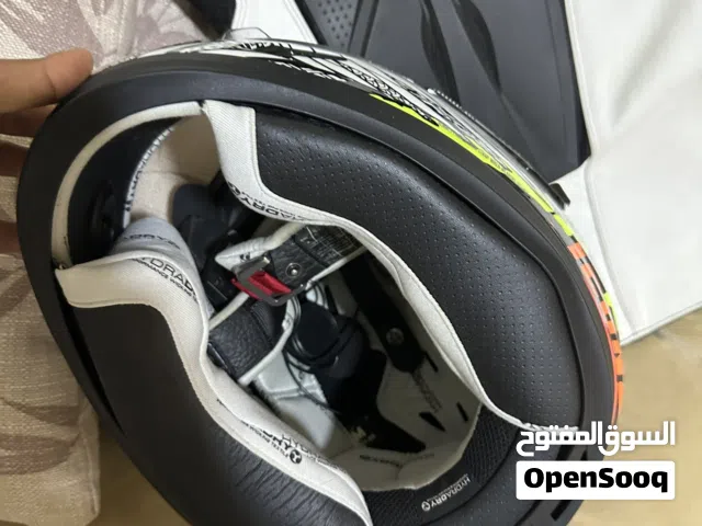 خوذه وجاكيت من شركة ايكون الاميركية
