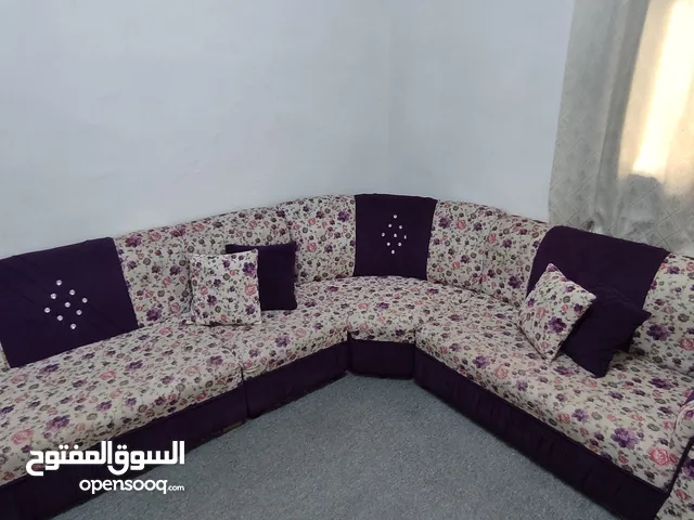 طقم كورنر بحالة ممتازة للبيع نظيف