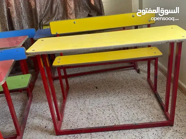 اثاث مدرسة ورضة. مكاتب مستعملة