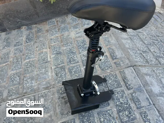 كراسي سكوتر كهرباء مع قواعدهم  عدد 2  جديد