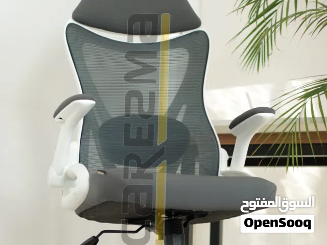 A TIGER 068 MANAGER CHAIR WHITE GRAY