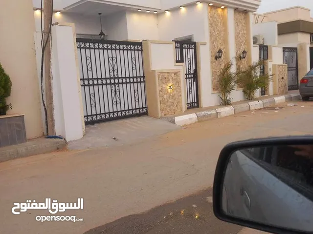 150 m2 3 Bedrooms Townhouse for Rent in Tripoli Ain Zara
