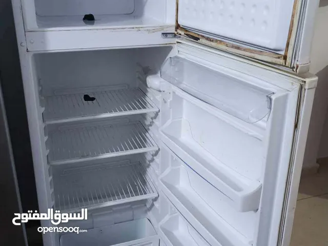 ثلاجة حجم صغير للبيع مستعمل بحالة جيدة جدا