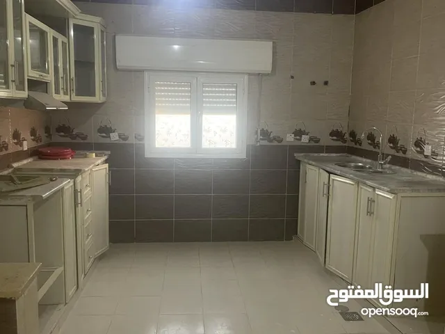 120 m2 2 Bedrooms Apartments for Rent in Benghazi Al-Majouri