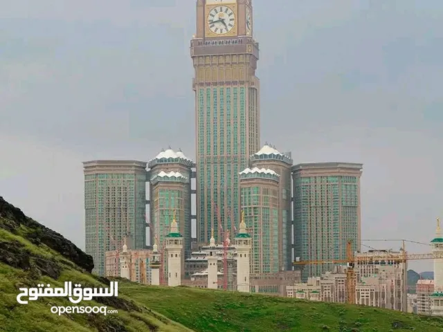 عماني ابحث عن وظيفه في مسقط سائق شاحنه او سائق باص او سائق خاص او في مكتب سند