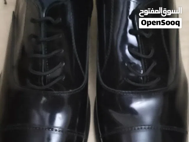 حذاء جلد كلاسيك