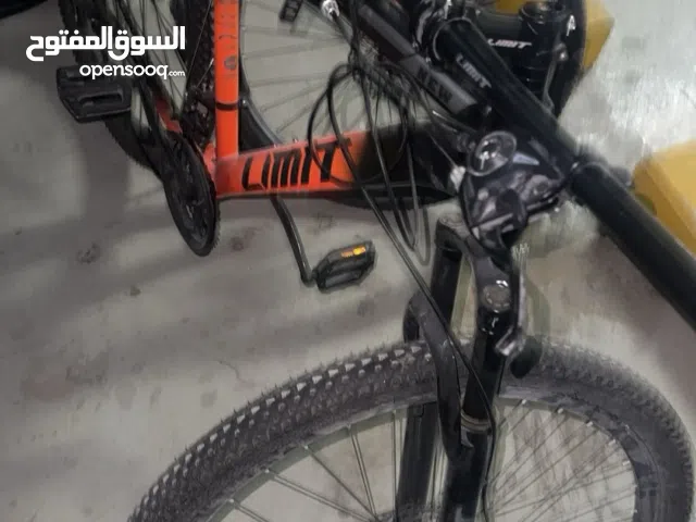 يوجد دراجة هوائية للبيع استخدام قليل والسعر 1000 درهم