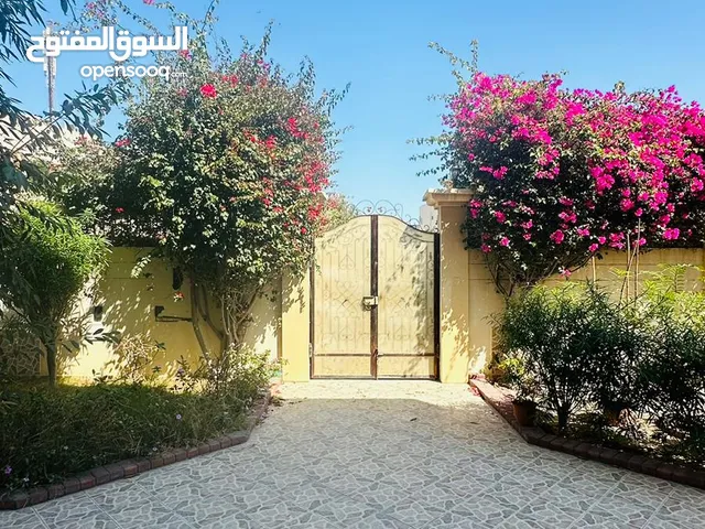 396m2 5 Bedrooms Villa for Sale in Northern Governorate Al Janabiyah