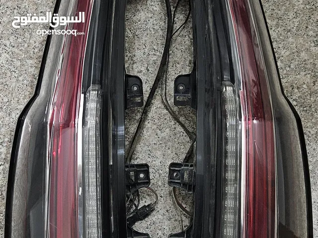 صطابات ليتات خلفية تركب على موديلات تاهو من موديل 2015 - 2020 - مستعمل وحالته نظيف جدا  .