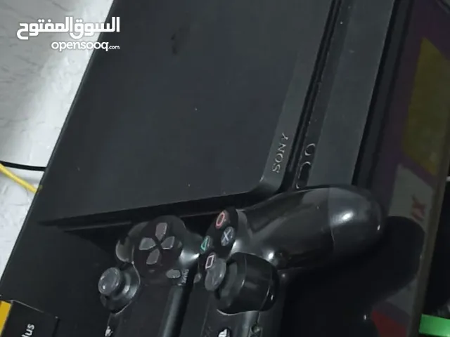 Playstation 4 slim مع VR مع حساب ps4 مستعمل للبيع