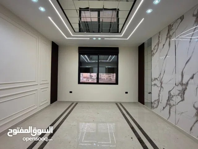 آخر شقة بالإسكان للبيع بتشطيبات مميزة وبالأقساط 185م