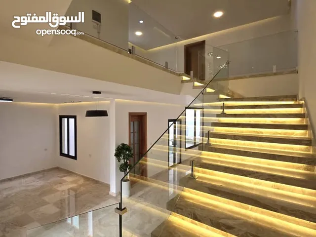 390 m2 4 Bedrooms Villa for Sale in Tripoli Al-Serraj