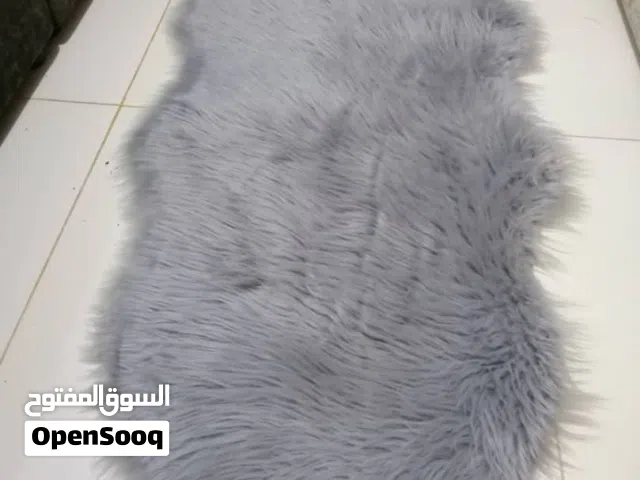 السجادة الرمادي 9الف يمني السجادة البيج 7الف يمني