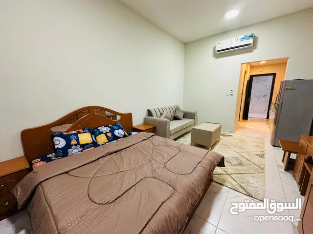 z9 استديو مفروش للايجار الشهري بعجمان -منطقه المويهات 2-بالقرب من السعودي الالماني .وقريب لمخرج دبي