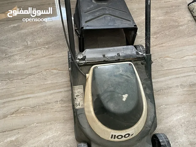 ماكينة قص العشب مستعملة بحالة جيدة