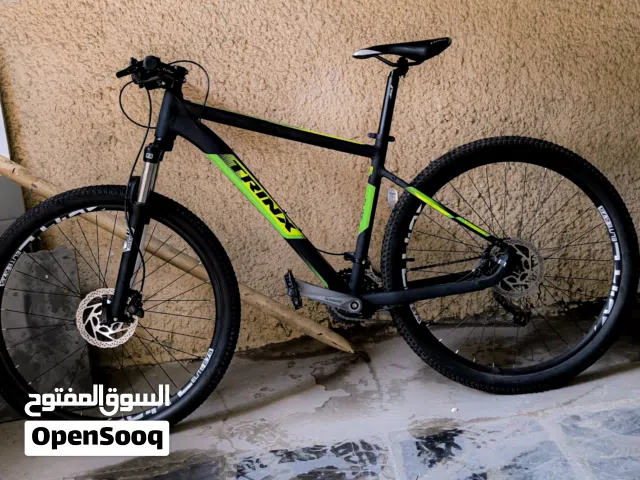 بايسكل جبلي ماركة ترينكس فئة الاحترافية d700 elite