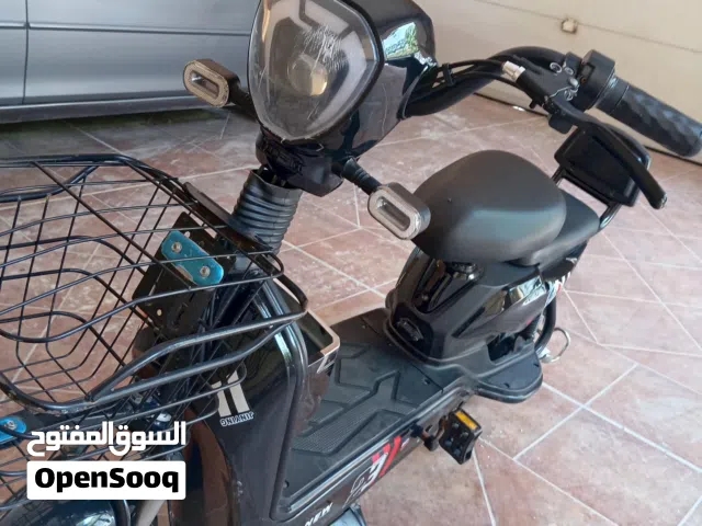 للبيع سكوتر كهربائي شغاله 100/100