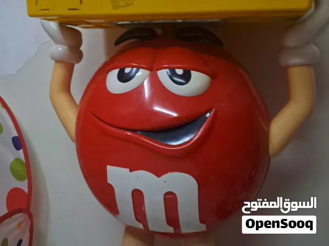 مجسم شوكلت M&Mللبيع في جده