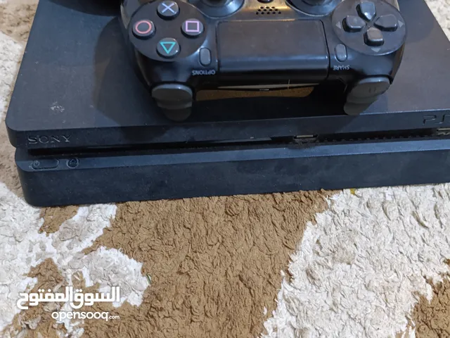 ps4 للبيع شبه جديد ب1500
