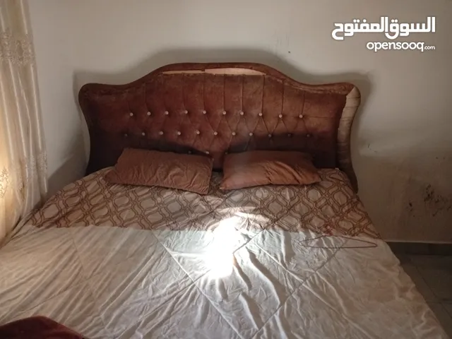 غرفه نوم ماستر بحاله جيده