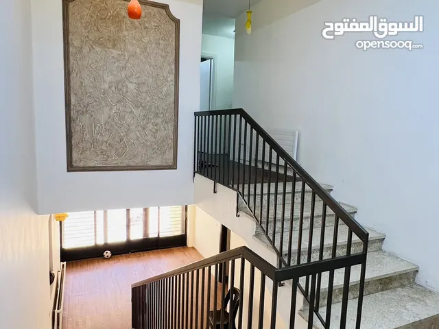 266m2 4 Bedrooms Apartments for Sale in Amman Jubaiha