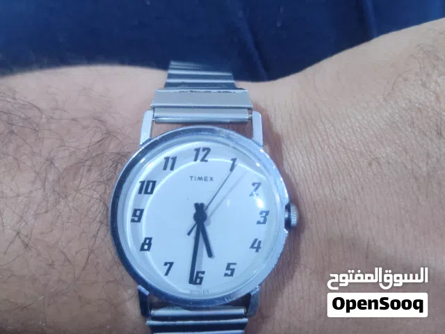 ساعه تايمكس فنتج مديل،1976 قديم ساعه نظيفه اشتريتها شغاله بس توقفت اعتقد تحتاج تنظيف
