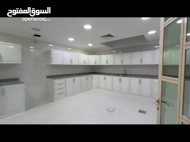 5000 m2 4 Bedrooms Villa for Rent in Hawally Salwa