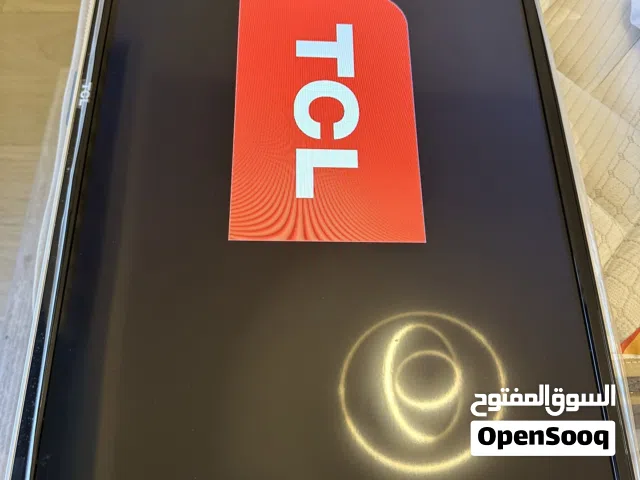 LCD TV 32 inches for sale almost new