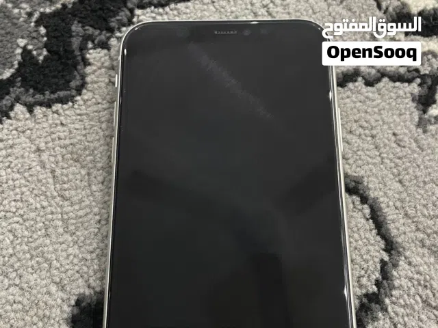 Apple iPhone 11 128 GB in Al Dakhiliya