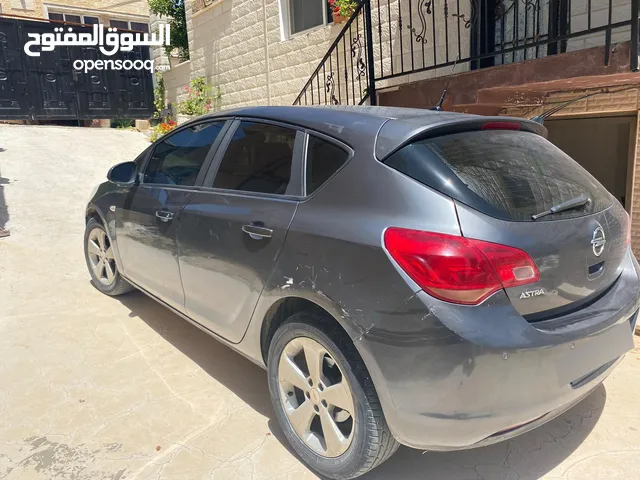 اوبل استرا 2012