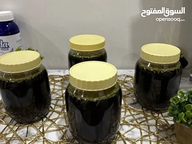 زيوت طبيعيه مع عشبه طبيعيه
