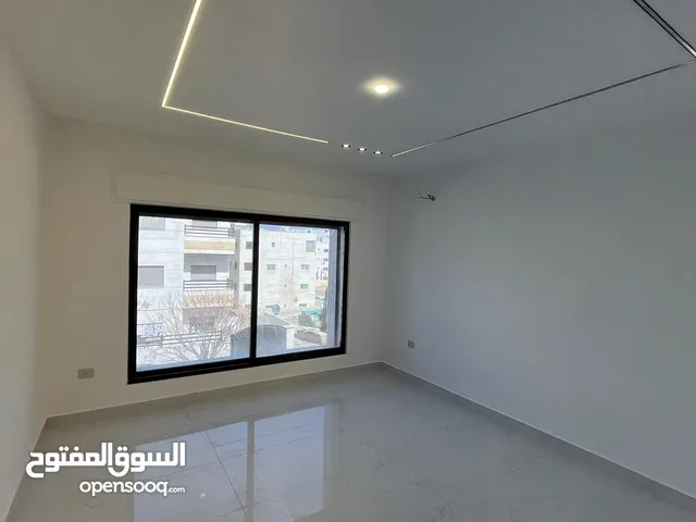 شقة ارضية 122م مع ترس ومدخل خاص بسعر مميز في البنيات بتشطيب مميز