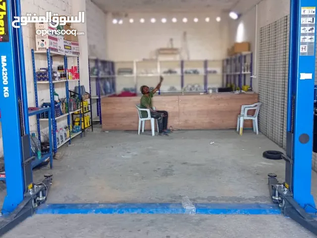 ورشه للبيع عتبه المكان الكريميه علي الريسي بعد شارع السامبا بجنب قميستي ومواد بناء مقابلها قطع غيار