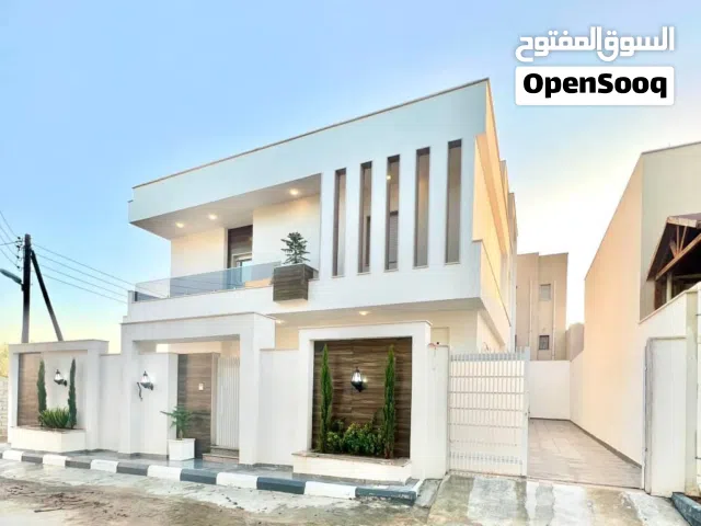 فيلا دورين وملحق للبيع في طرابلس شارع الاسلاك علي واجهتين