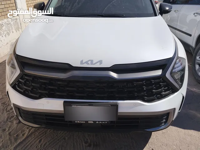 كيا سبورتاج موديل 2025الفئه الاولى أبيض وأسود